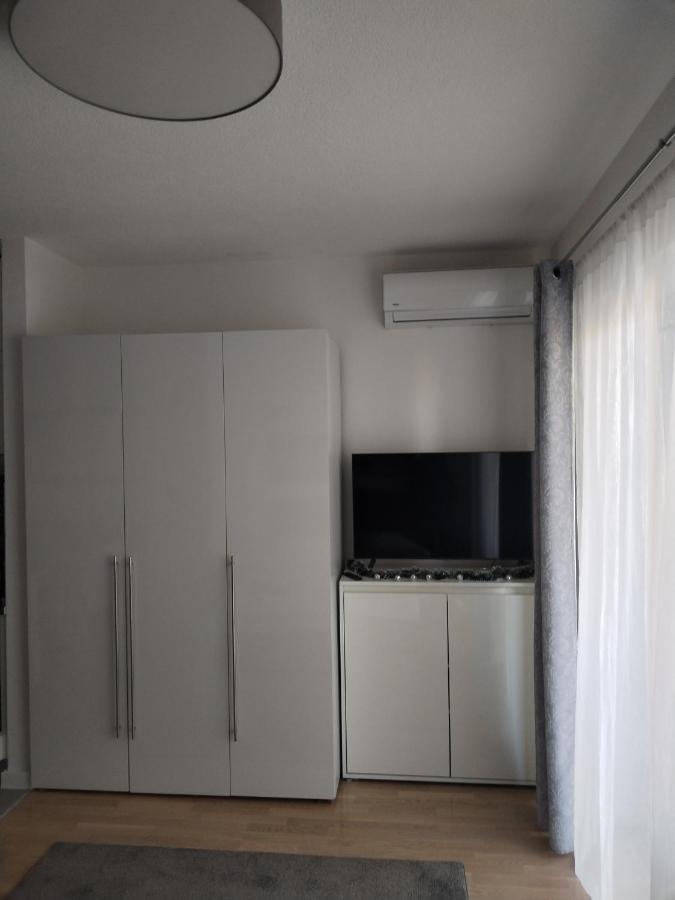 Studio Apartman Implex Apartment Dakovo Ngoại thất bức ảnh